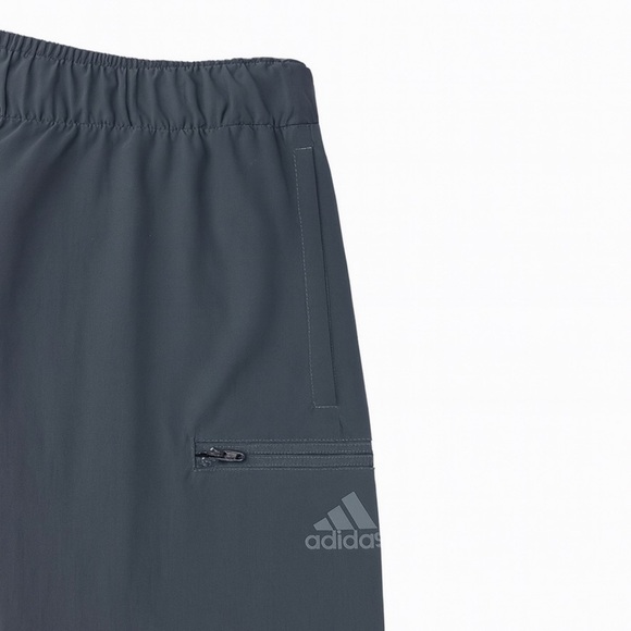 Adidas Men’s Black Woven Belted Utility Shorts  Size XXL. Zipper Pockets. - Picture 2 of 2